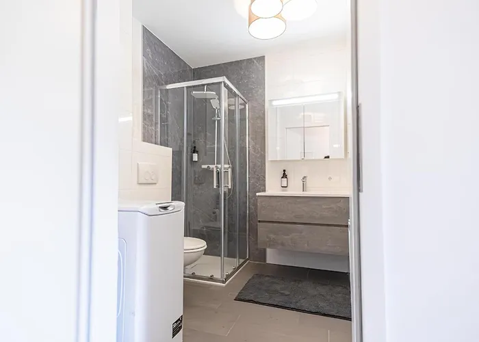 Chic 1br & 1lr, Kingbed, Only 9 Min To Center Via Metro * Vídeň