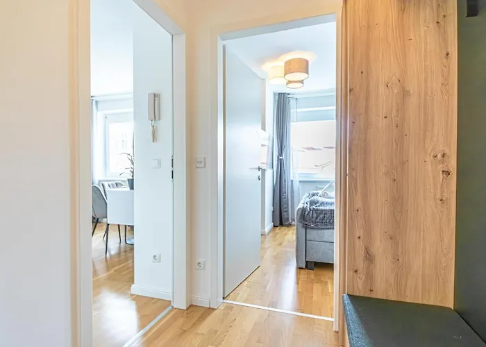 Chic 1br & 1lr, Kingbed, Only 9 Min To Center Via Metro * Vídeň
