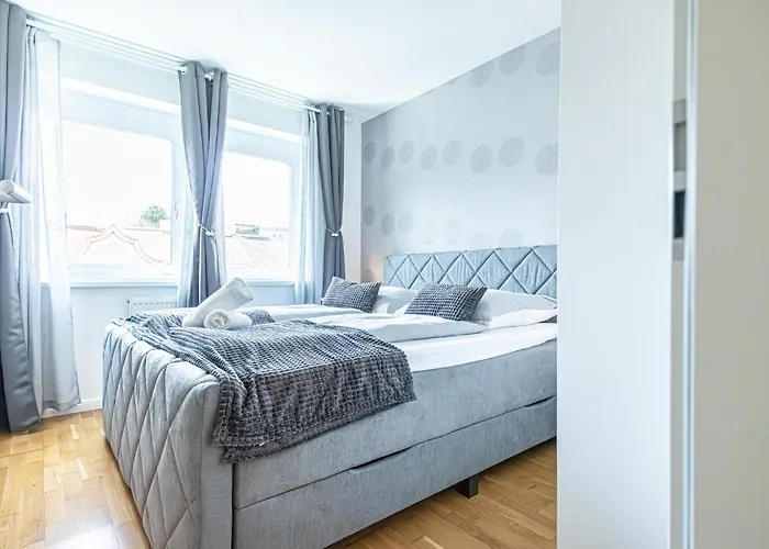 Chic 1br & 1lr, Kingbed, Only 9 Min To Center Via Metro Apartmán